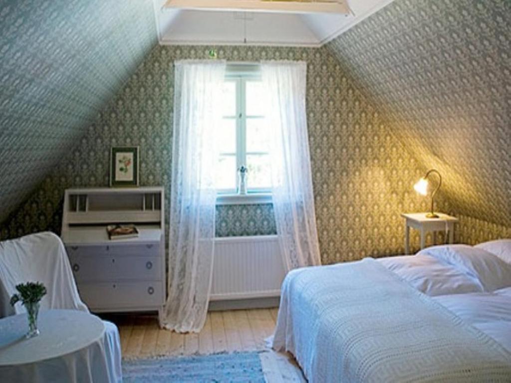 Vildrosor & Hoens Hagstad Quarto foto