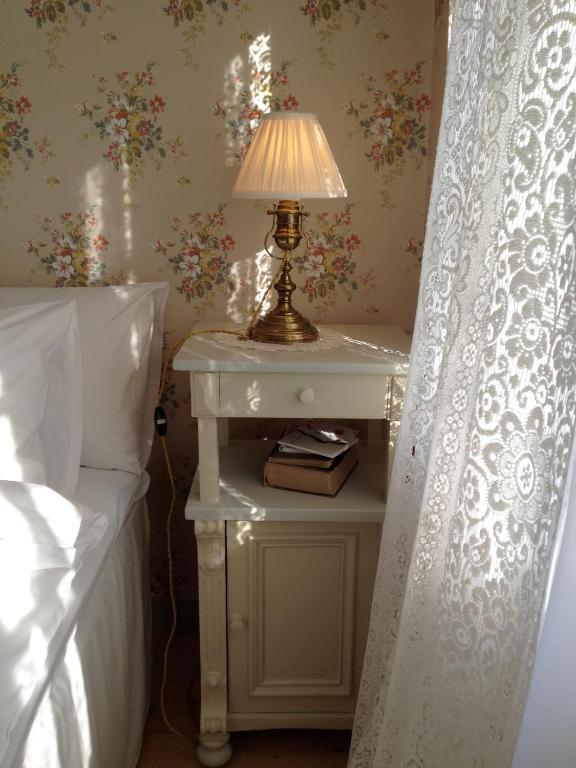 Vildrosor & Hoens Hagstad Quarto foto