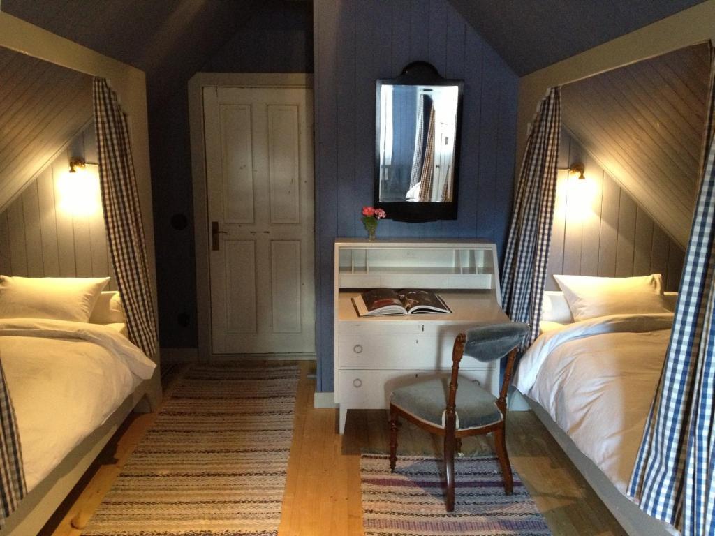 Vildrosor & Hoens Hagstad Quarto foto